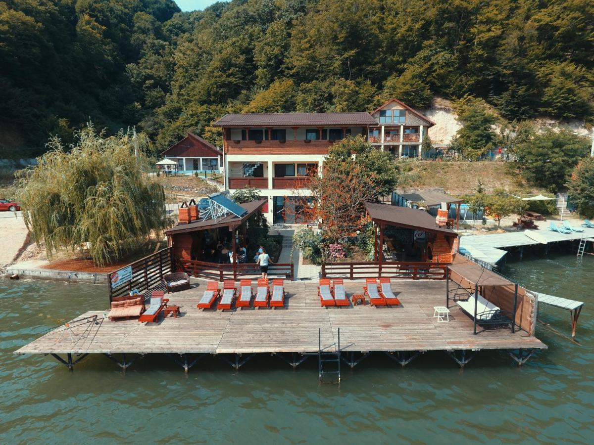Casa Camelia Hotell Dubova Exteriör bild