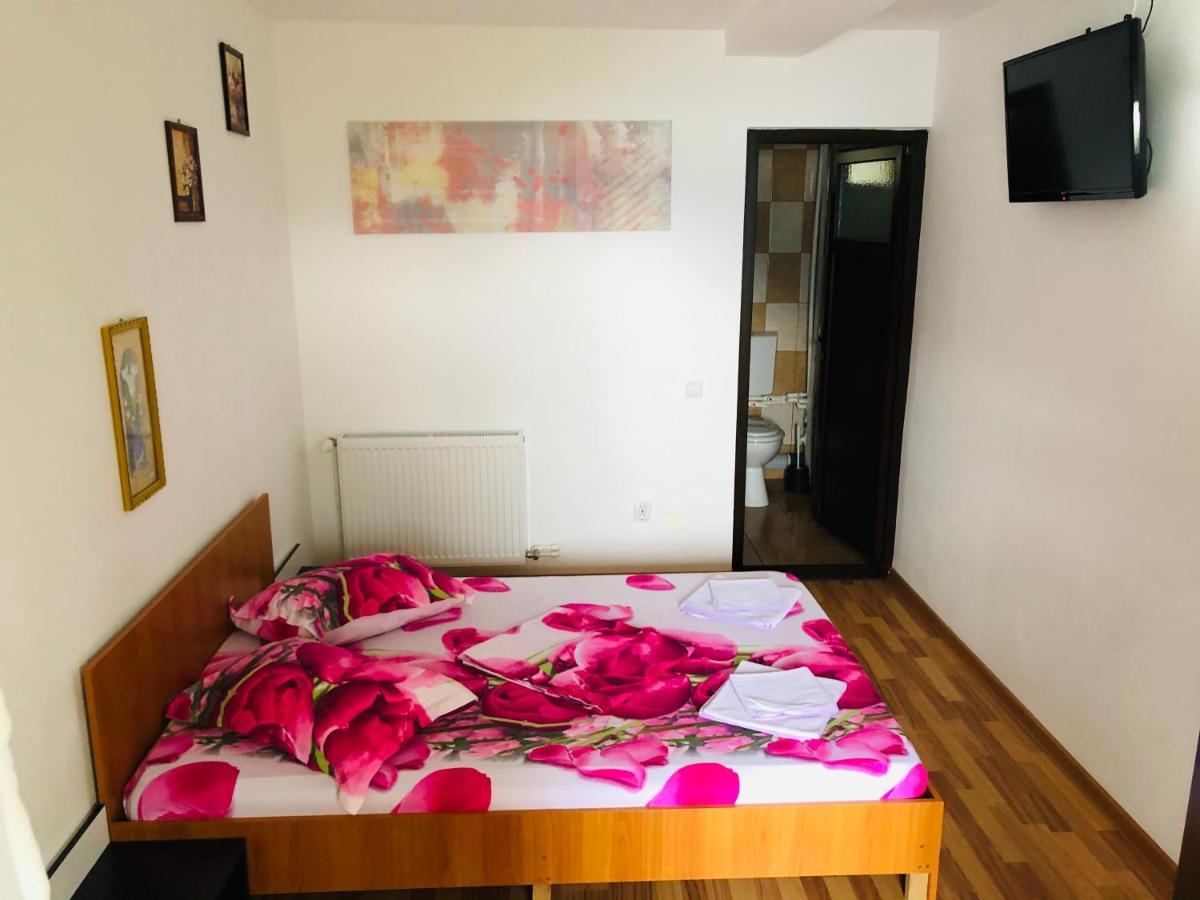 Casa Camelia Hotell Dubova Exteriör bild